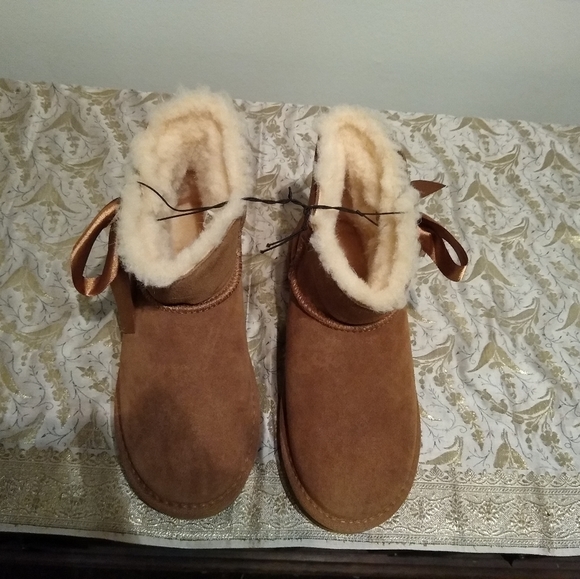 PAWZ Tan Booties, size 6 - Picture 3 of 5